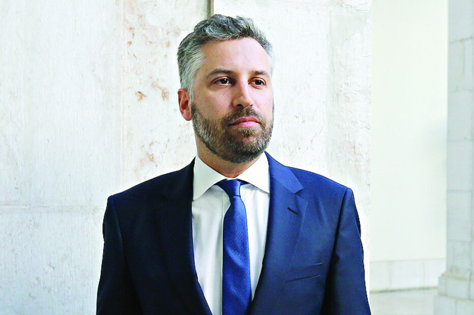 Pai de Pedro Nuno Santos tem empresas que negoceiam com o Estado 