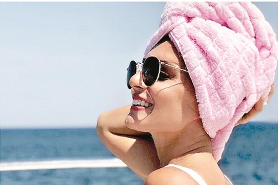 Vanessa Rebelo surpreende com fotografias escaldantes a bordo de um iate