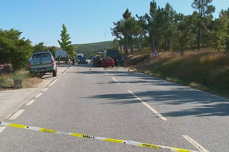 Colisão entre três viaturas em Castro Daire