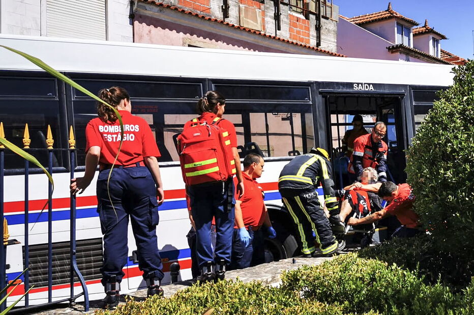 Acidente de autocarro em Queluz