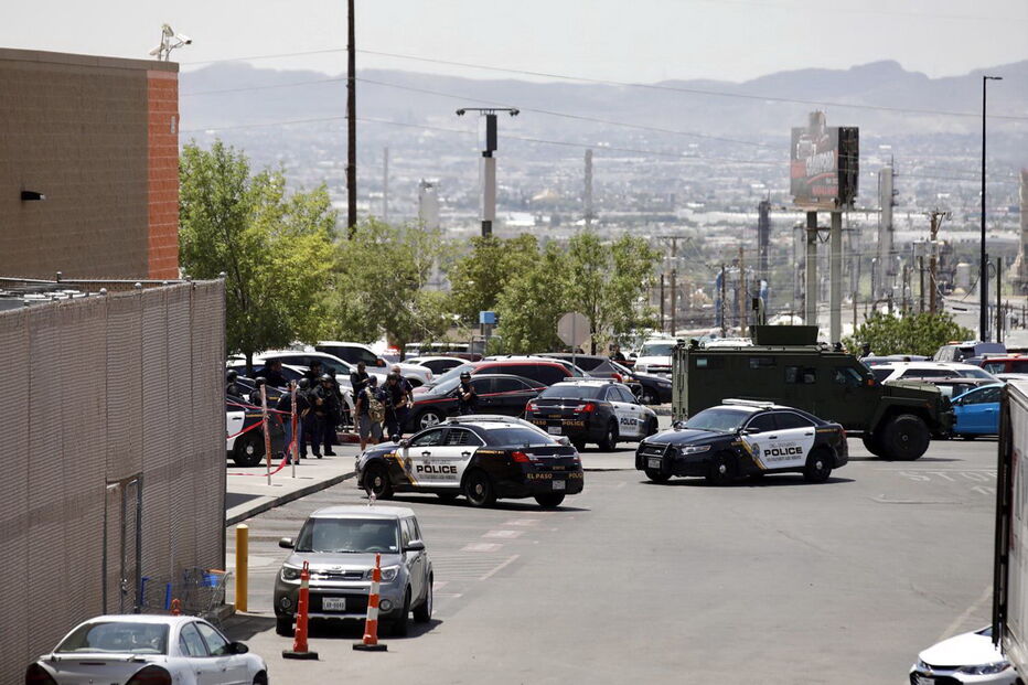 Tiroteio em zona comercial faz 