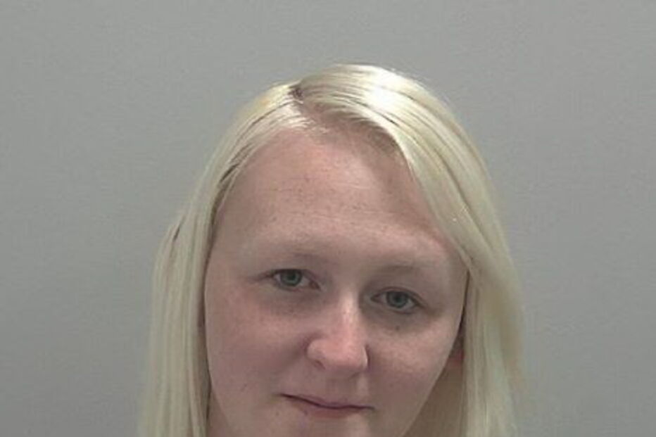 Mulher mata as filhas e aceita 41 pedidos para encontros amorosos um dia depois