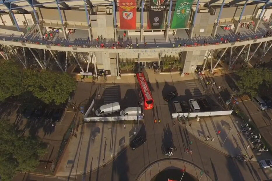 Benfica chega ao Estádio Algarve 