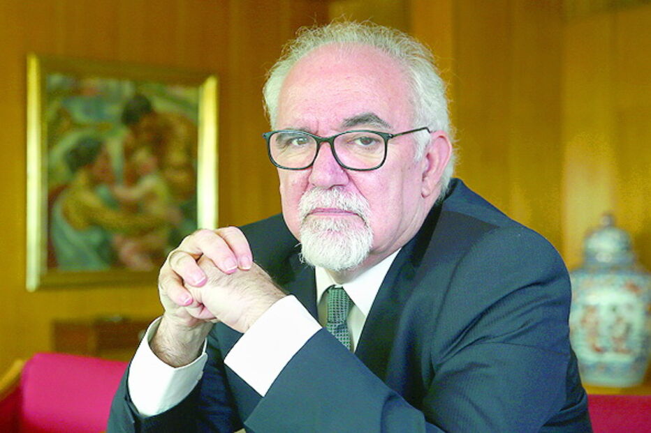 José Vieira da Silva tutela o Ministério  do Trabalho, que lançou  o Programa de Regularização de Precários  do Estado 