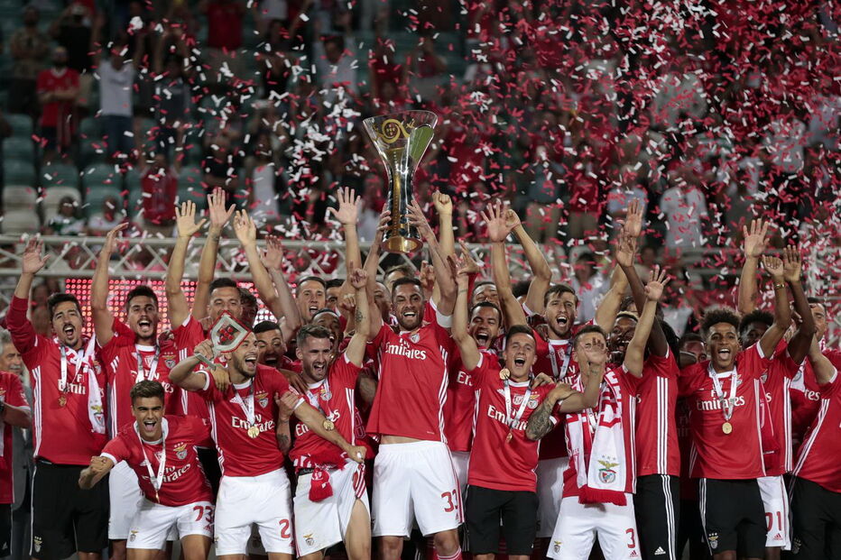 Benfica conquista a oitava Supertaça