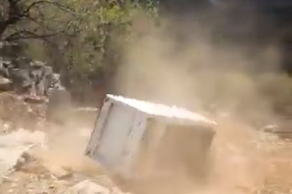 Homem atira frigorífico de ravina em Espanha