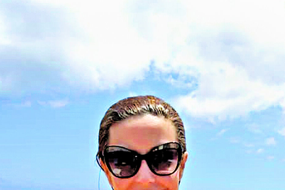 Fátima Lopes com um triquíni sexy e ousado  