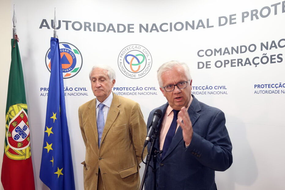 Ministro da Administração Interna  preside à reunião semanal do Centro de Coordenação Operacional Nacional, na sede da Autoridade Nacional de Emergência e Proteção Civil 