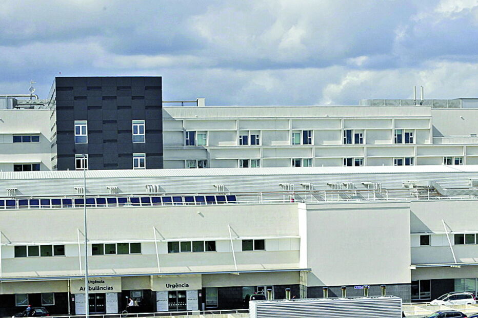 Mulher com cerca de 80 anos está internada no Beatriz Ângelo, em Loures