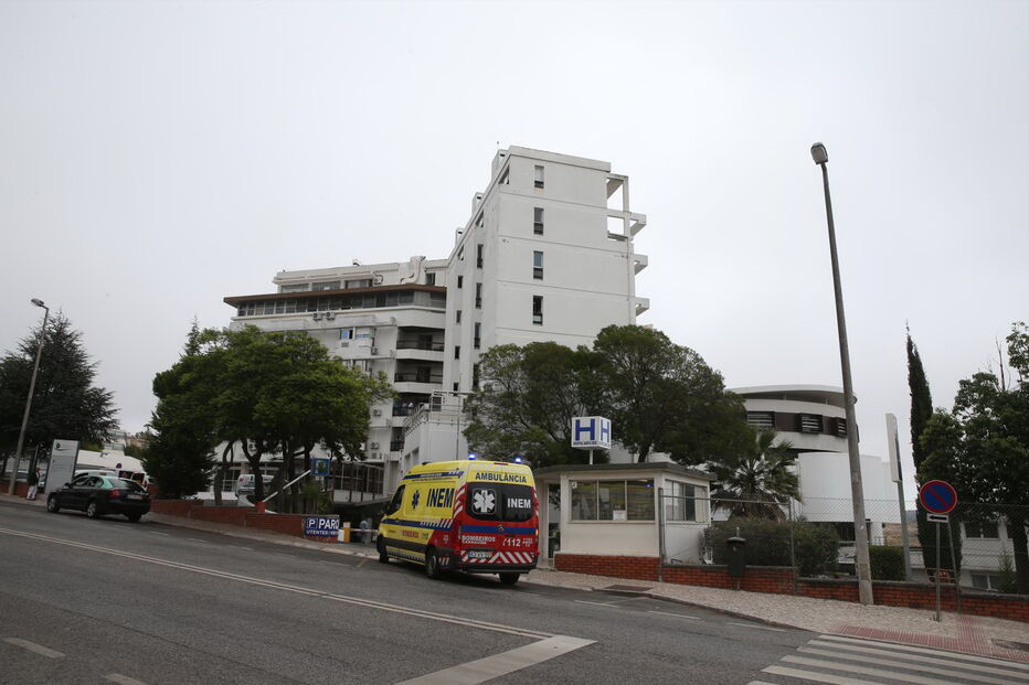 Dois feridos em incêndio no Hospital de Santa Cruz