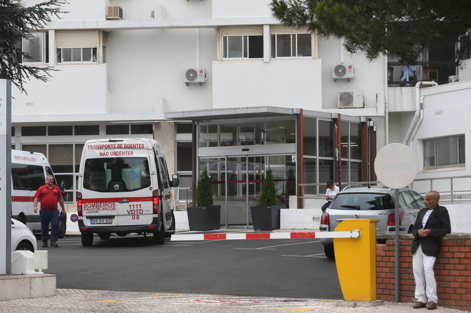 Dois feridos em incêndio no Hospital de Santa Cruz