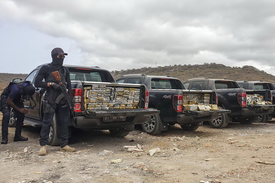 Lixeira da Praia em Cabo Verde tomada de 'assalto' para incinerar duas toneladas de cocaína