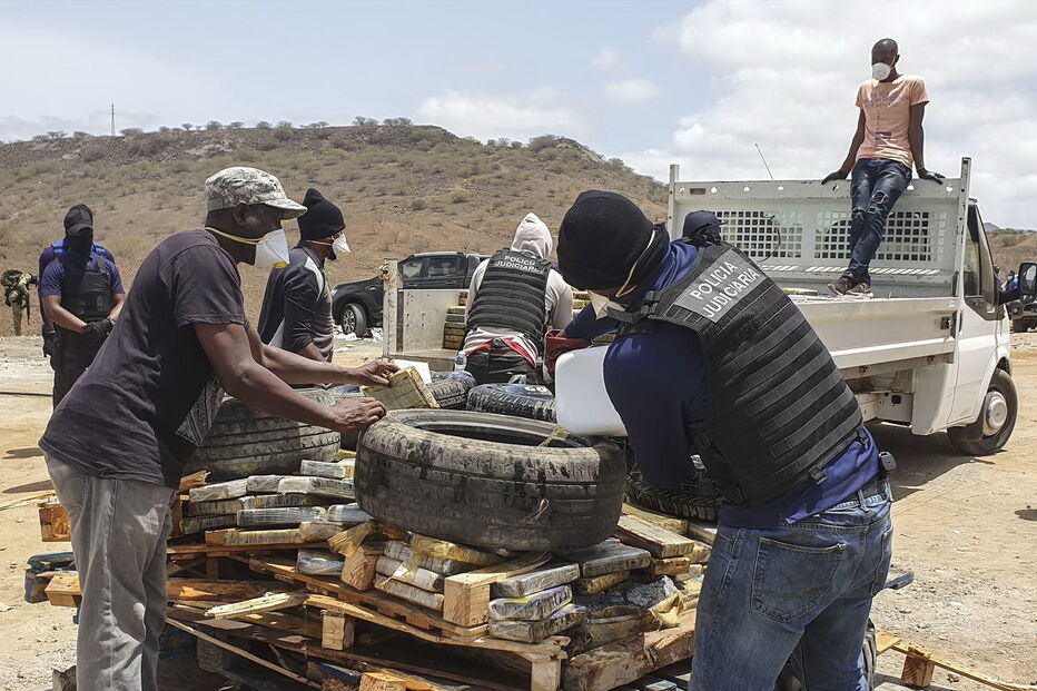 Lixeira da Praia em Cabo Verde tomada de 'assalto' para incinerar duas toneladas de cocaína