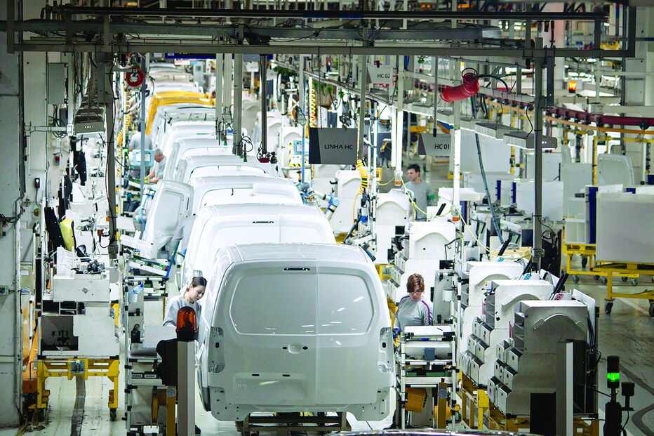 Trabalhadores da fábrica de Mangualde lutam para acabar com o banco de horas. Protesto de operários vai prolongar-se até ao final deste ano 