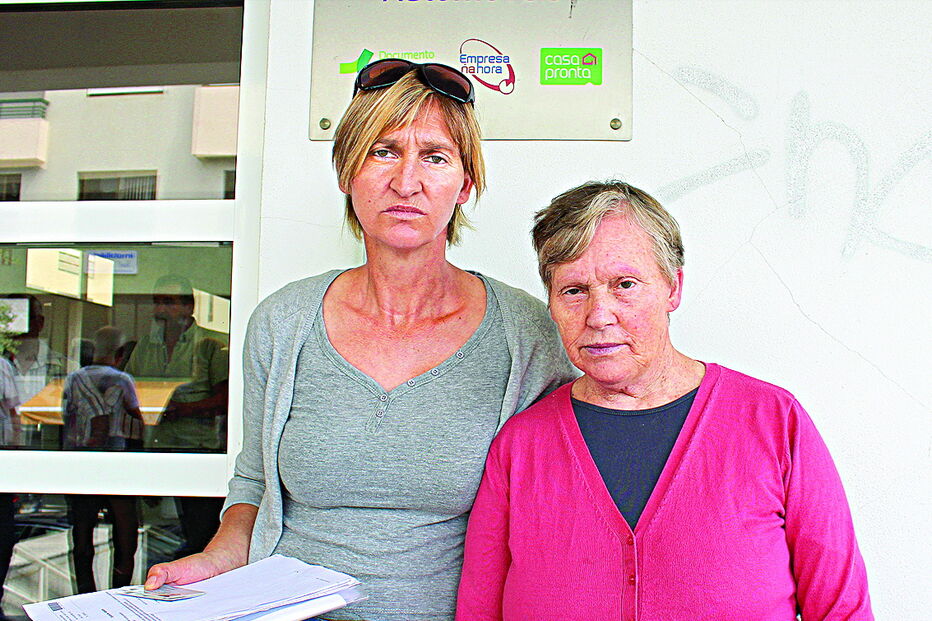 Maria Monteiro (à direita) com filha, Isabel Monteiro  