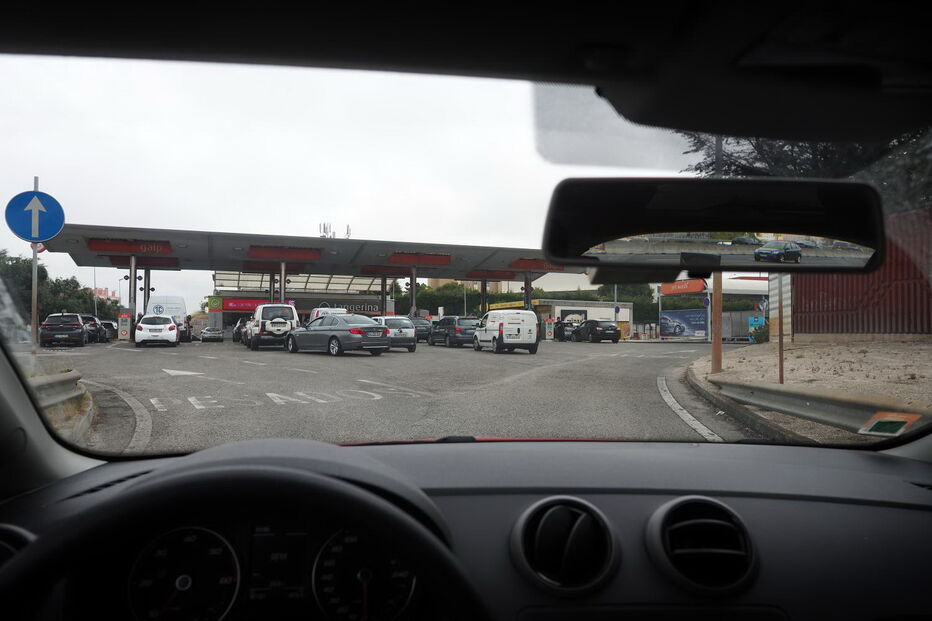 Greve de motoristas ainda não começou e as filas já são longas