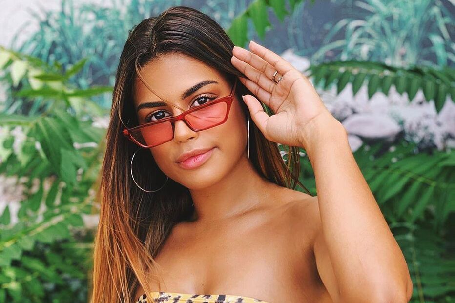 Sensualidade da filha do ex-jogador não passa despercebida 