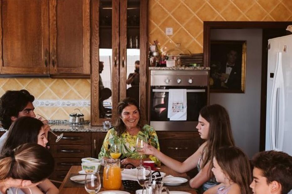 Dolores Aveiro com os netos