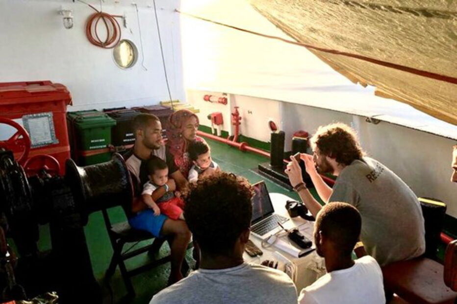 Navio da ONG Open Arms resgata mais 39 migrantes no Mediterrâneo