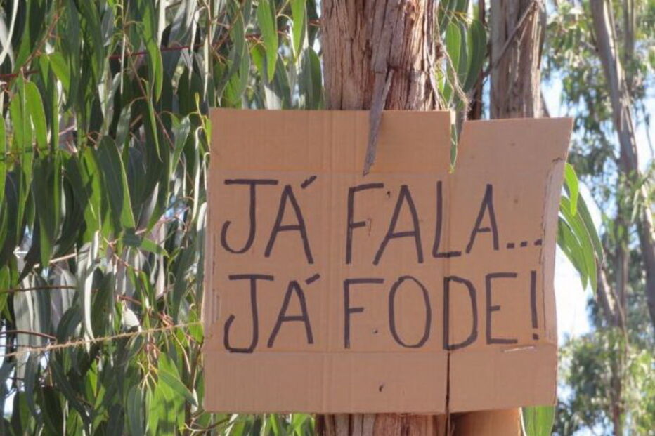 Cartazes espalhados pelo Meo Sudoeste geram polémica na Internet