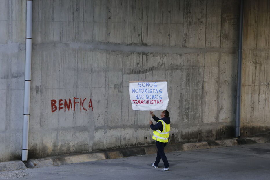 As imagens do primeiro dia de greve dos motoristas
