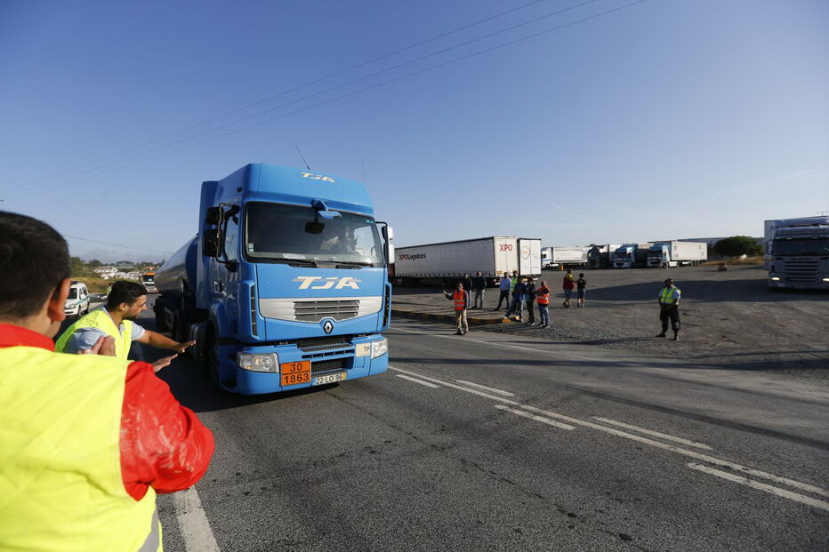 As imagens do primeiro dia de greve dos motoristas
