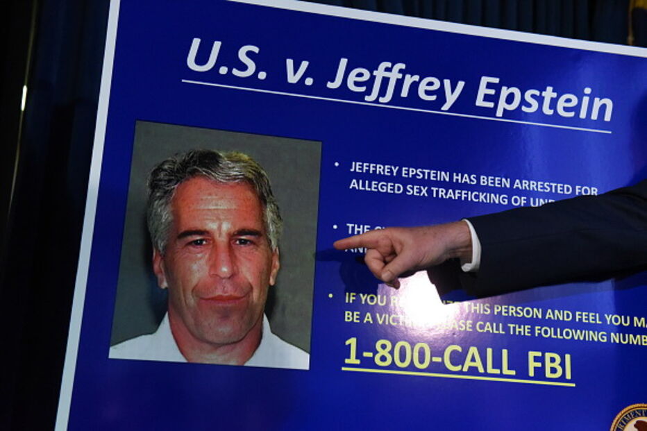 Jeffrey Epstein estava acusado de abuso sexual e tráfico de menores