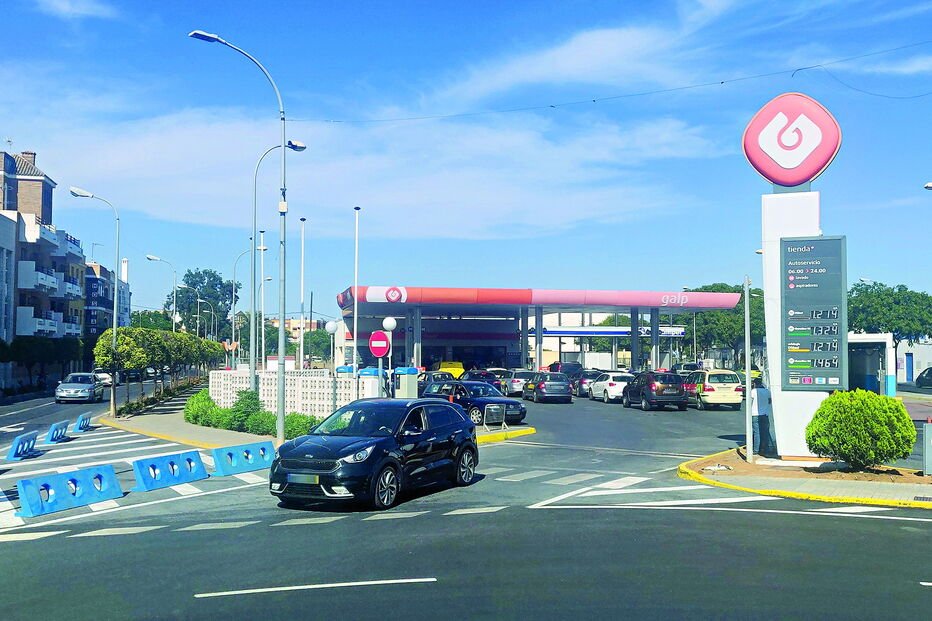 Um posto da Galp em Ayamonte tinha ontem mais clientes do que o habitual