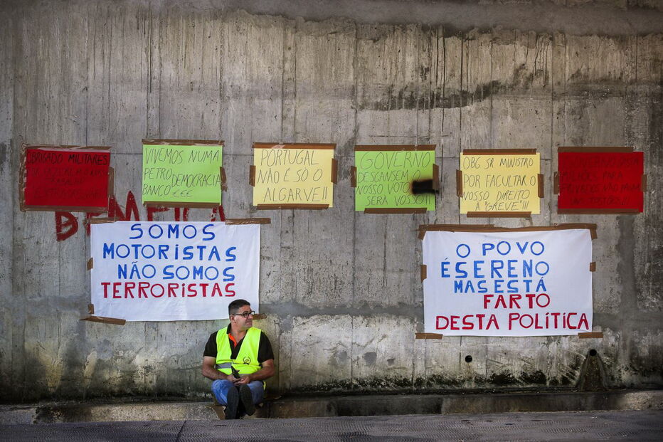 Terceiro dia de greve dos motoristas