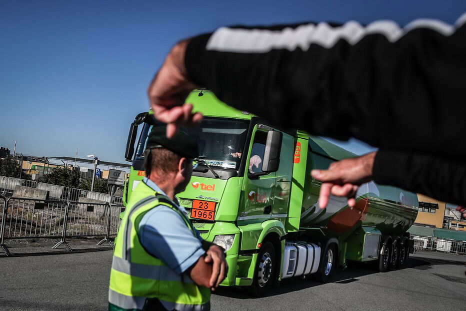 Terceiro dia de greve dos motoristas