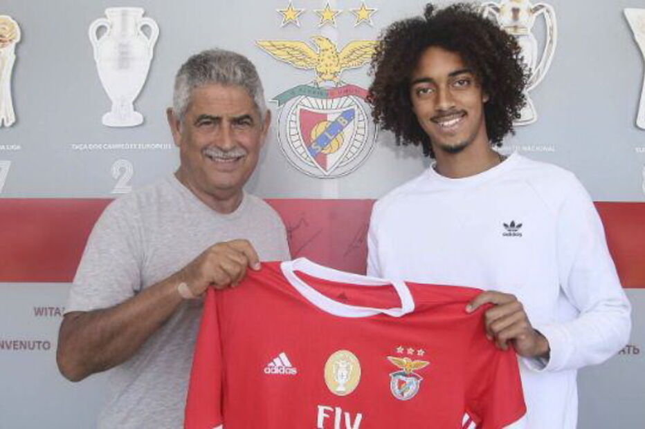 Tomás Tavares renova contrato com o Benfica até 2024