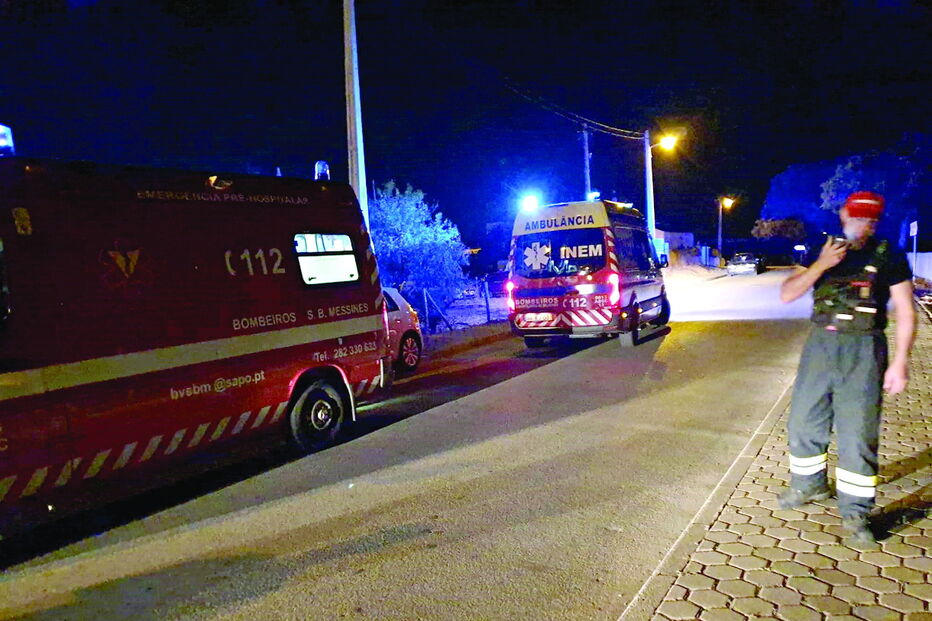 Bombeiros de Messines combateram o fogo numa casa na rua Gil Eanes 