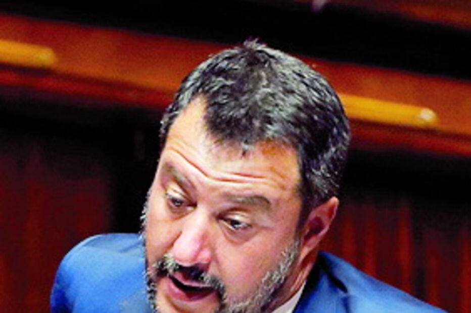 Salvini mantém proibição de entrada de migrantes
