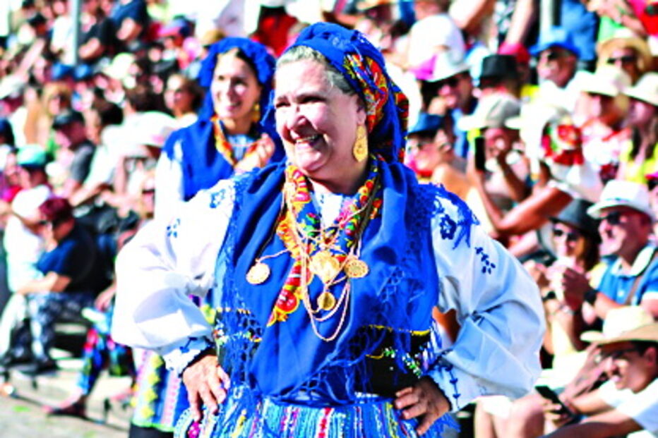 Mordomas exibem trajes e peças de ouro na Romaria da Senhora d’Agonia, em Viana do Castelo