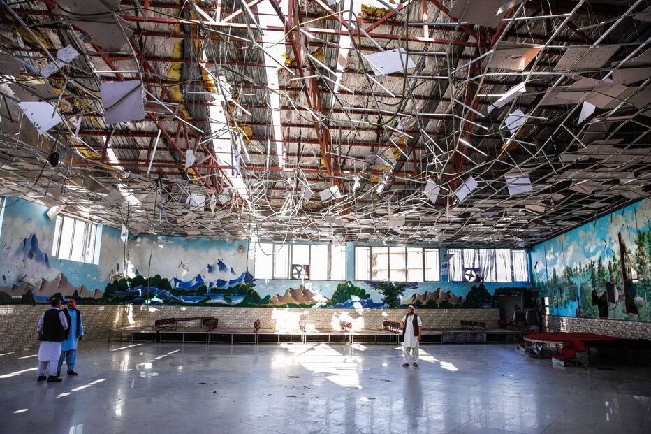 Pelo menos 63 mortos e 182 feridos em atentado no Afeganistão