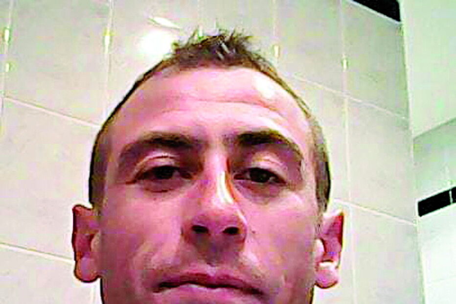 Mulher mata companheiro à facada em frente aos dois filhos  