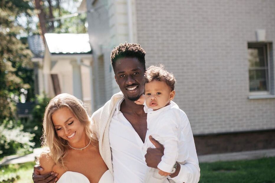 Éder com a mulher e o filho