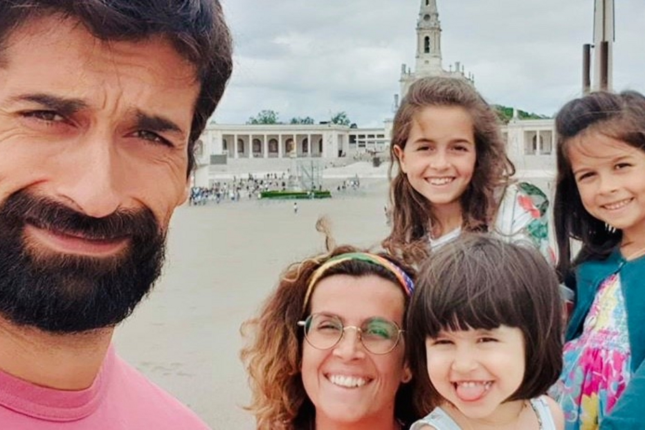 António Raminhos com a mulher e as filhas