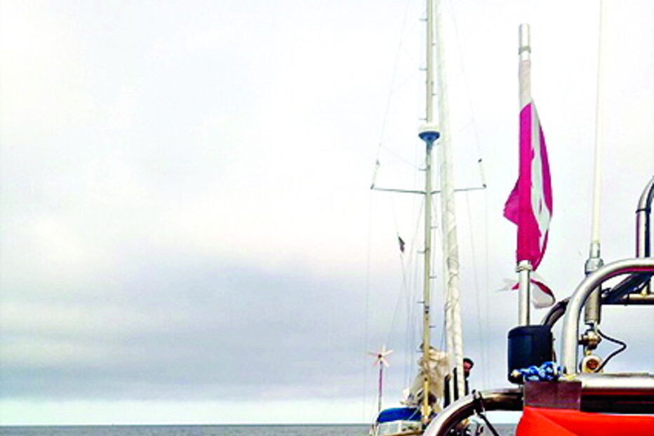 Dois tripulantes resgatados de veleiro em Sagres