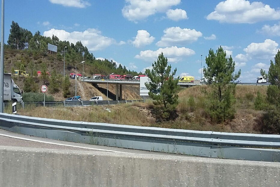 Colisão no IC8 em Proença-a-Nova faz nove feridos