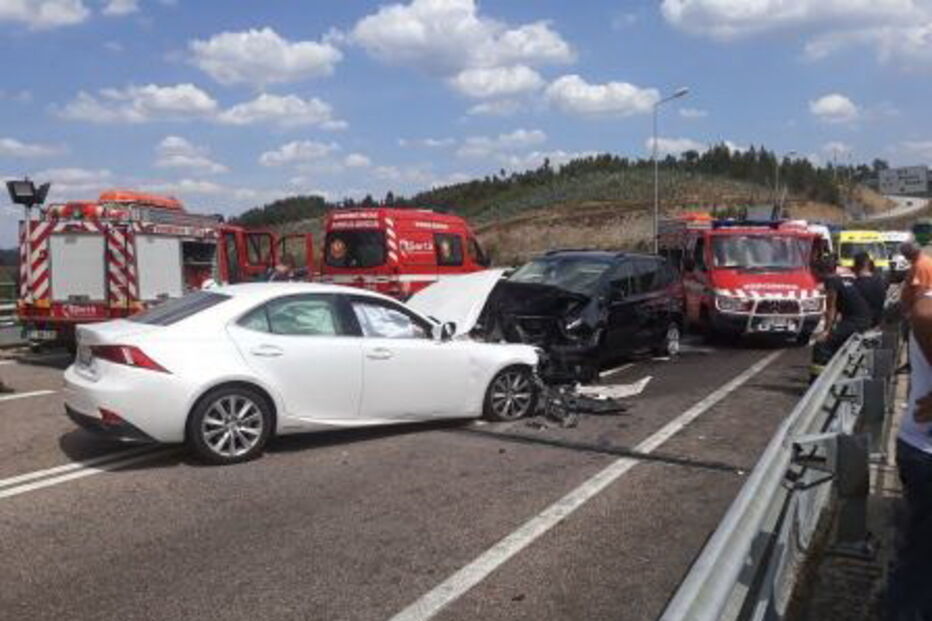 Colisão no IC8 em Proença-a-Nova faz nove feridos