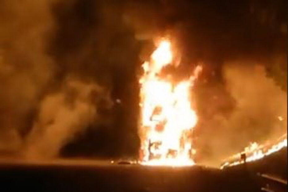 Dois carros incendeiam-se na A3 em Ponte de Lima