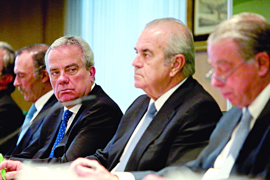 Ricardo Salgado, José Manuel Espírito Santo e José Maria Ricciardi são primos e eram todos administradores do BES 