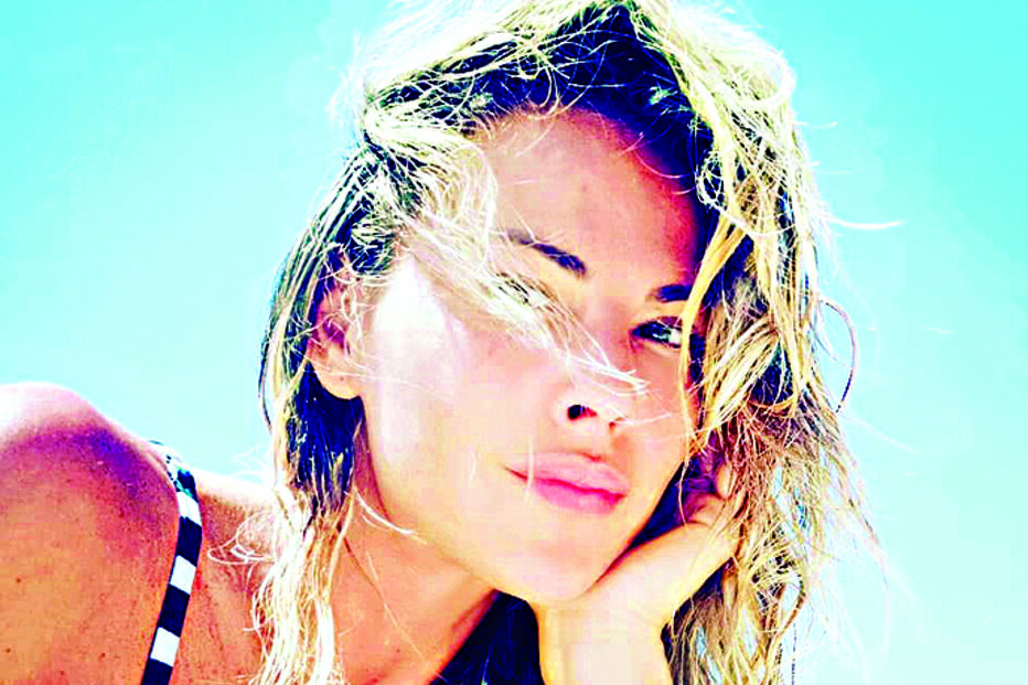 Oceana Basílio tem incendiado as redes sociais com diversas fotos das suas férias de verão em que  exibe toda  a sua beleza e sensualidade