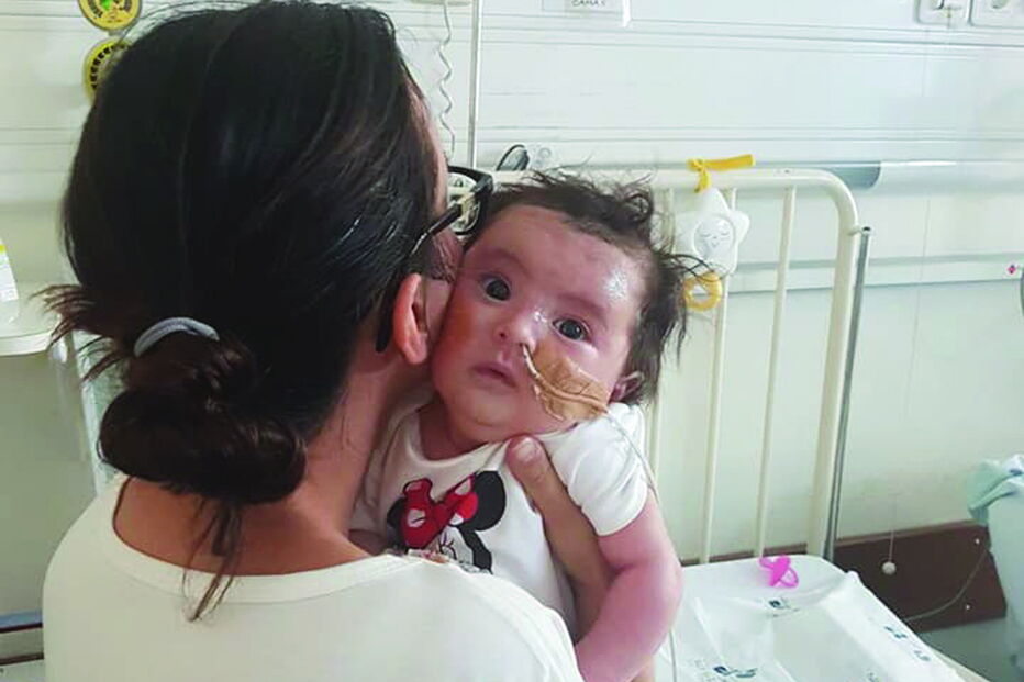 Matilde Sande regressa hoje ao Santa Maria. O seu caso mobilizou a ajuda de milhares de portugueses 