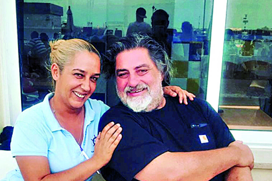 Funcionária do Café dos Mestres, na Fuseta, tirou fotografia com ele