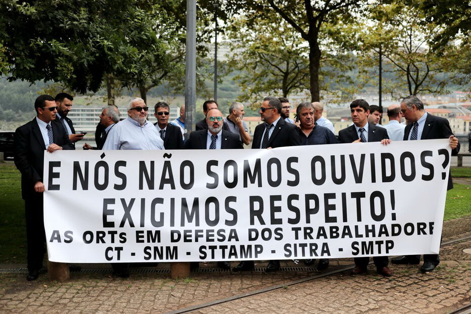 António Costa recebido no Porto por protesto de trabalhadores da STCP