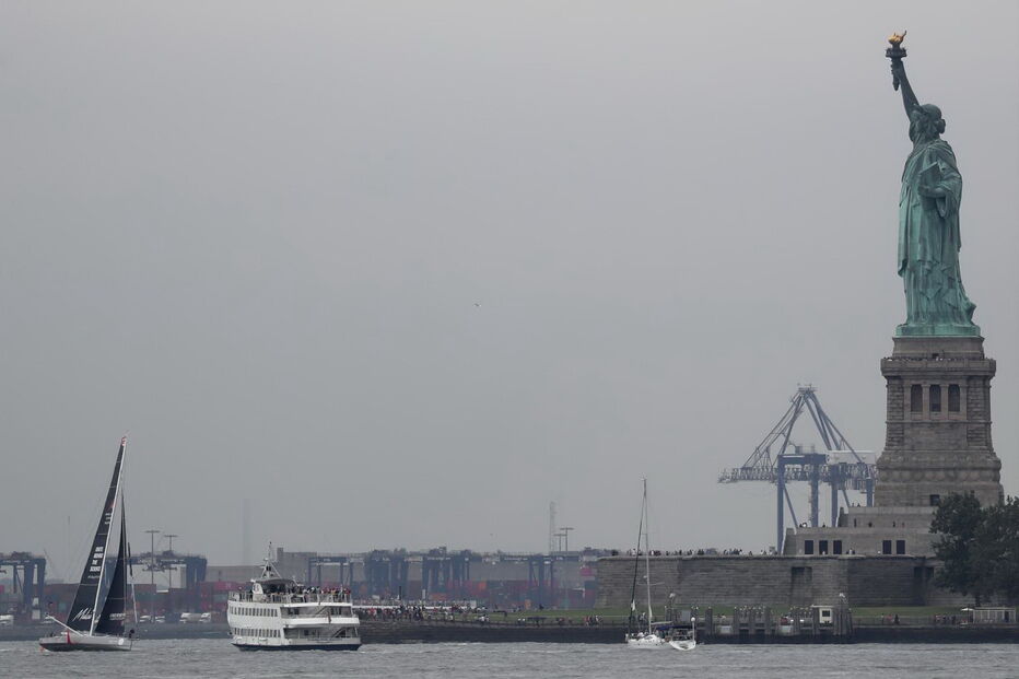 Greta Thunberg chega a Nova Iorque após viagem alternativa