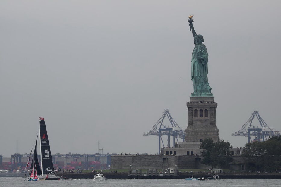 Greta Thunberg chega a Nova Iorque após viagem alternativa