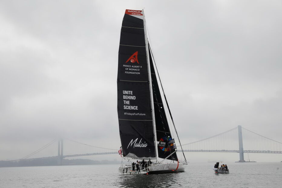 Greta Thunberg chega a Nova Iorque após viagem alternativa